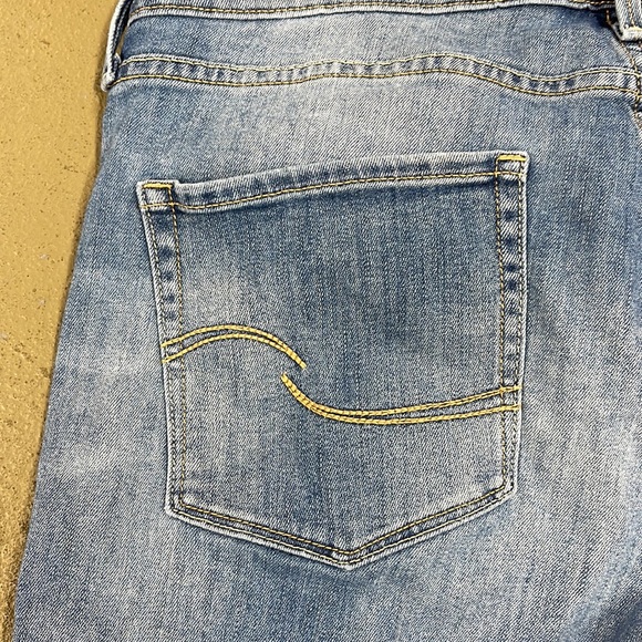 Signature Levi Strauss Bermuda Denim Jean Shorts Size 14 - Picture 5 of 8